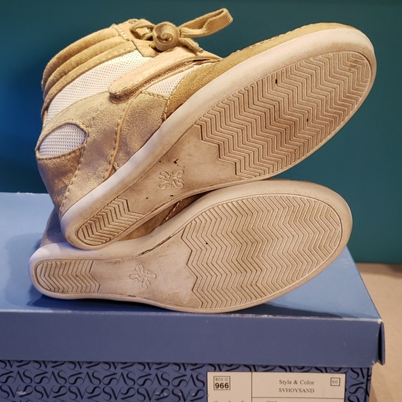 Simply Vera Wedge Sneakers Sz. 9 - Picture 5 of 7